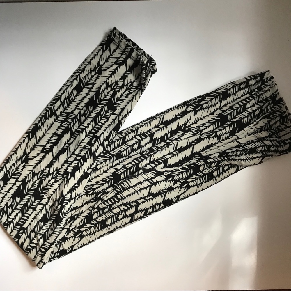 ⚡️3/$20⚡️ LULAROE leggings black white